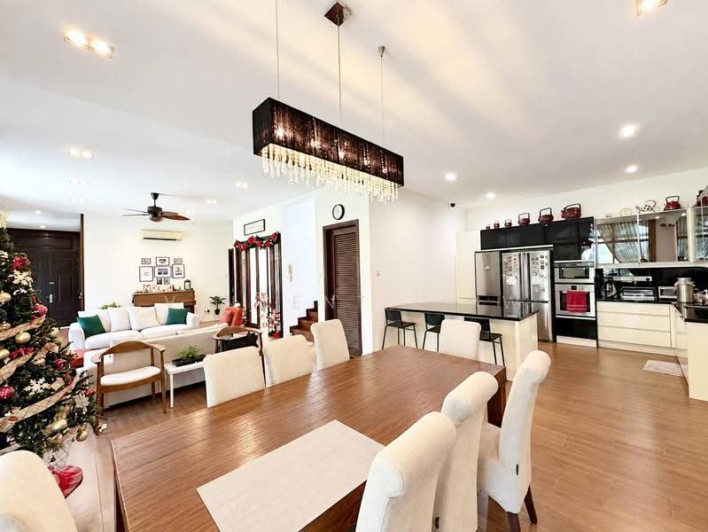 Rumah Berkembar untuk Dijual di Saujana (Selangor) - Vincent Liaw - Living Room - PropertyGuru.com.my