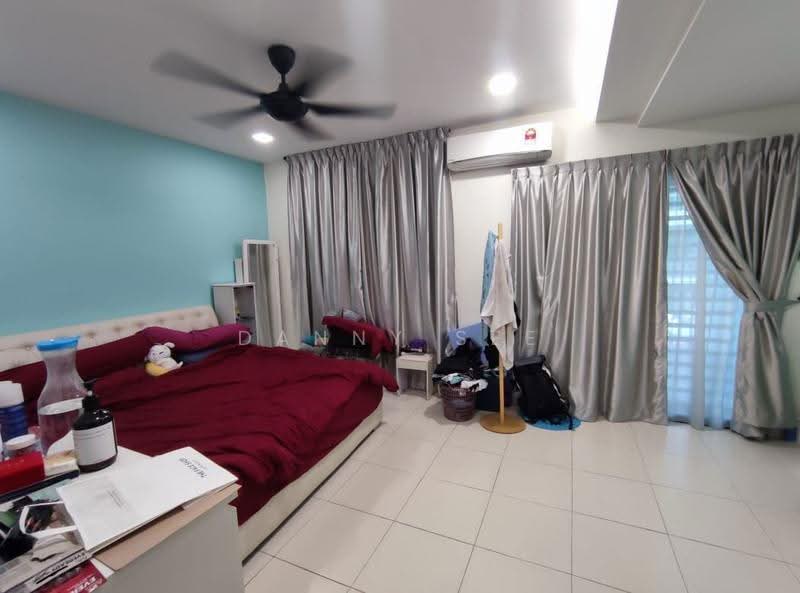 Rumah Teres 2.5-Tingkat untuk Dijual di Taman Scientex Senai (Senai) - Danny See - Bedroom - PropertyGuru.com.my