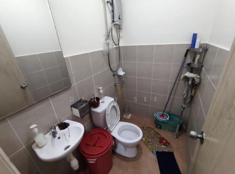 Rumah Teres 2.5-Tingkat untuk Dijual di Taman Scientex Senai (Senai) - Danny See - Bathroom - PropertyGuru.com.my