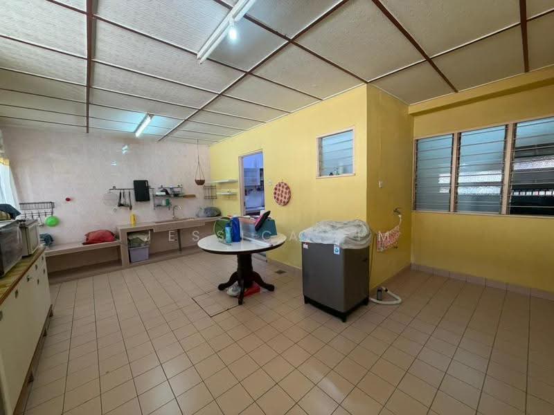 2-storey Terraced House for Sale in Bukit Beruntung (Selangor) - Jessica Lim - Kitchen - PropertyGuru.com.my