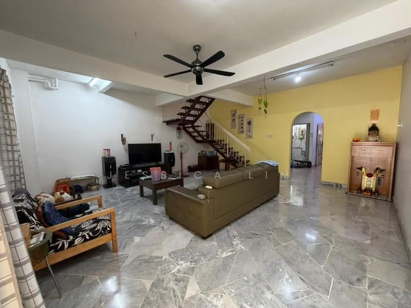 2-storey Terraced House for Sale in Bukit Beruntung (Selangor) - Jessica Lim - Living Room - PropertyGuru.com.my