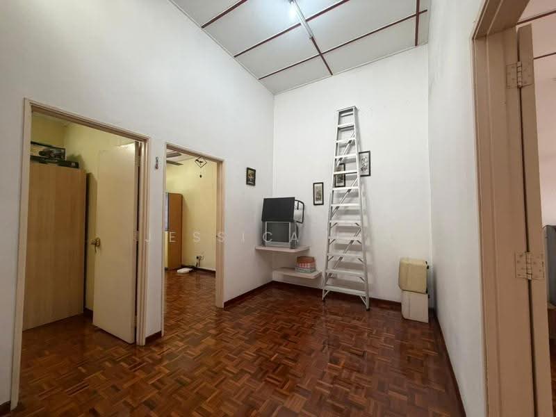 2-storey Terraced House for Sale in Bukit Beruntung (Selangor) - Jessica Lim - Living Room - PropertyGuru.com.my