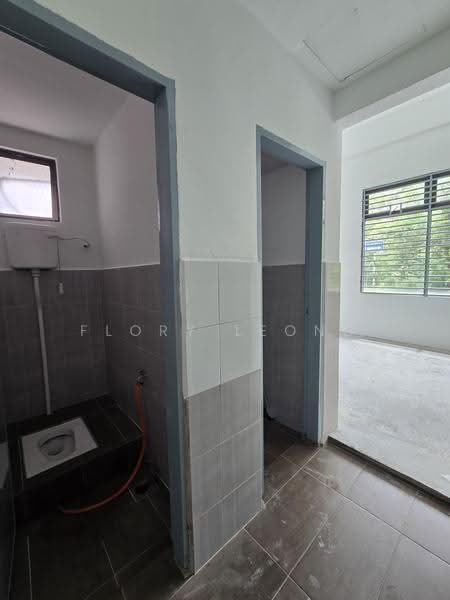 Shop for Rent in Sepang (Selangor) - Flory Leong - Bathroom - PropertyGuru.com.my