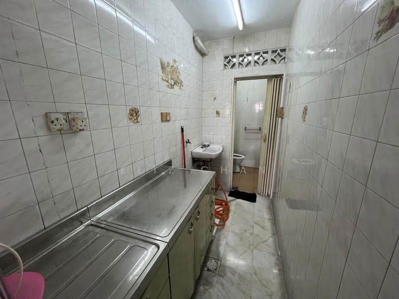 2-storey Terraced House for Sale in Taman Sri Sinar (Segambut) - Eliz Chan - Bathroom - PropertyGuru.com.my