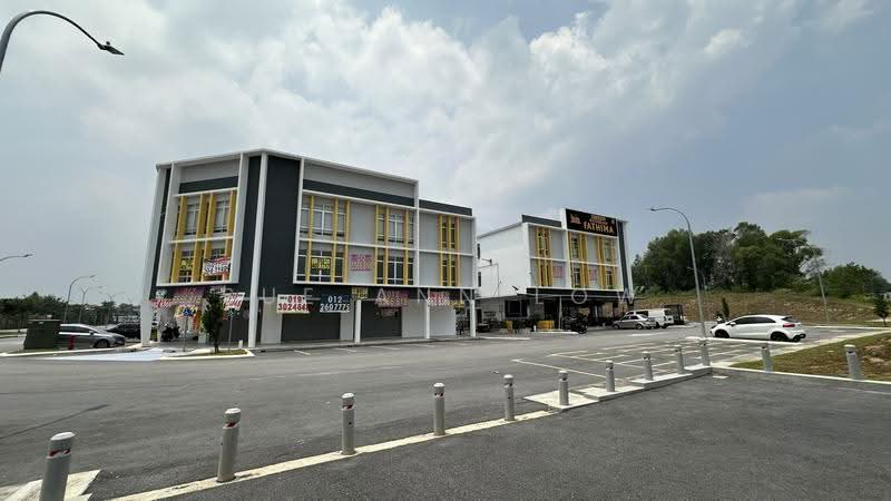 Shop for Rent in Bandar Tasik Puteri (Rawang) - Sue Ann Low - Exterior - PropertyGuru.com.my
