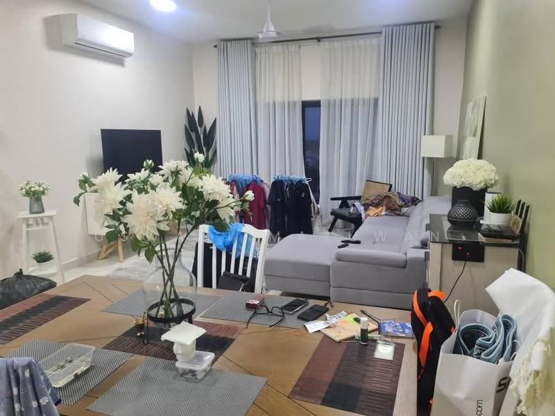 Kondominium untuk Disewa di Lake Vista Residence (Tasik Vista Residen) - Uswani Mazuwan - Living Room - PropertyGuru.com.my