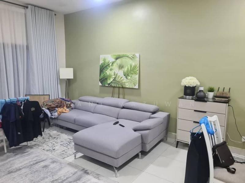 Kondominium untuk Disewa di Lake Vista Residence (Tasik Vista Residen) - Uswani Mazuwan - Living Room - PropertyGuru.com.my