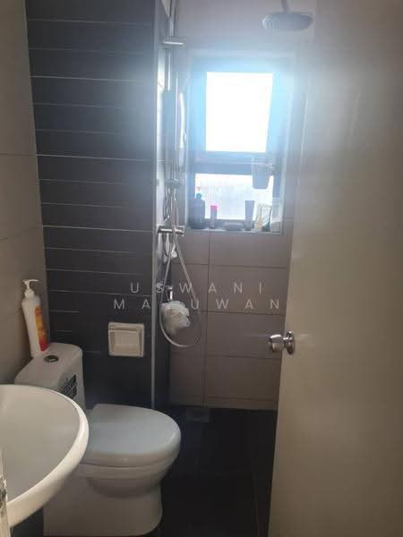 Kondominium untuk Disewa di Lake Vista Residence (Tasik Vista Residen) - Uswani Mazuwan - Bathroom - PropertyGuru.com.my