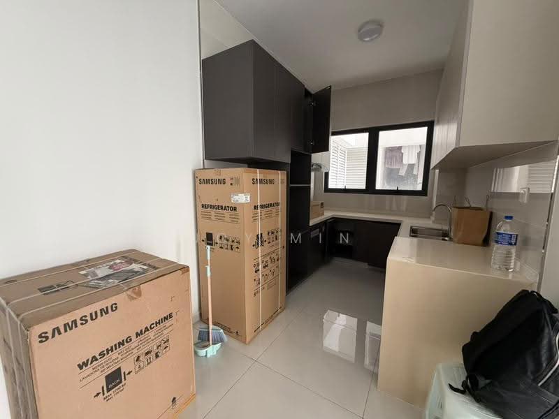 Condominium for Sale at Bay Point @ Country Garden Danga Bay - Joy Min - Kitchen - PropertyGuru.com.my