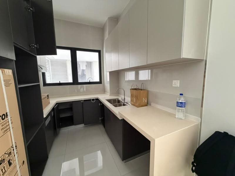 Condominium for Sale at Bay Point @ Country Garden Danga Bay - Joy Min - Kitchen - PropertyGuru.com.my