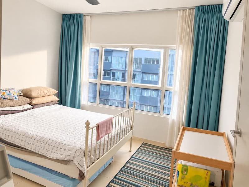 Kediaman Servis untuk Dijual di Nadayu 801 - Zalina Zubaidi - Bedroom - PropertyGuru.com.my
