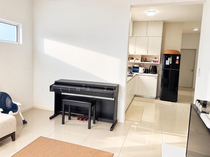 Kediaman Servis untuk Dijual di Nadayu 801 - Zalina Zubaidi - Kitchen - PropertyGuru.com.my