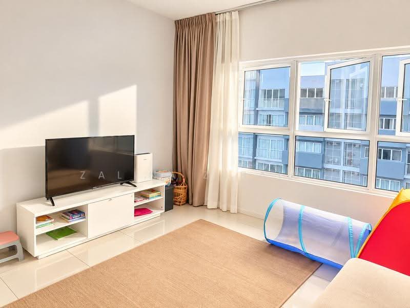 Kediaman Servis untuk Dijual di Nadayu 801 - Zalina Zubaidi - Living Room - PropertyGuru.com.my