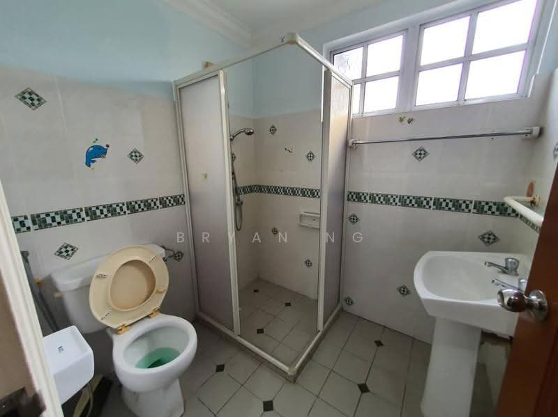 Rumah Banglo untuk Dijual di Ukay Heights (Ampang) - Bryan Ng - Bathroom - PropertyGuru.com.my