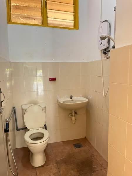 1.5-storey Terraced House for Sale in Kepong (Kuala Lumpur) - Kiing TW - Bathroom - PropertyGuru.com.my
