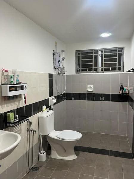 Service Residence for Sale at Koi Kinrara - Jessica Lim - Bathroom - PropertyGuru.com.my