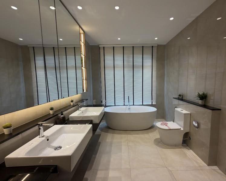 Semi-Detached House for Sale in Leisure Farm (Gelang Patah) - Peter Siew - Bathroom - PropertyGuru.com.my