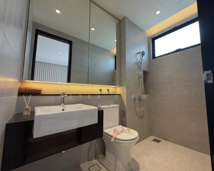 Semi-Detached House for Sale in Leisure Farm (Gelang Patah) - Peter Siew - Bathroom - PropertyGuru.com.my
