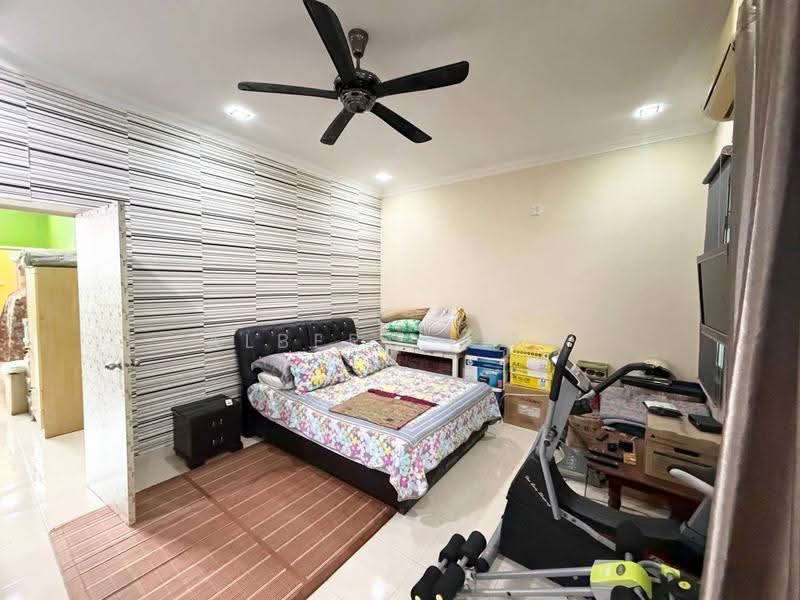 2-storey Terraced House for Sale in Jementah (Johor) - Albert Liew - Bedroom - PropertyGuru.com.my