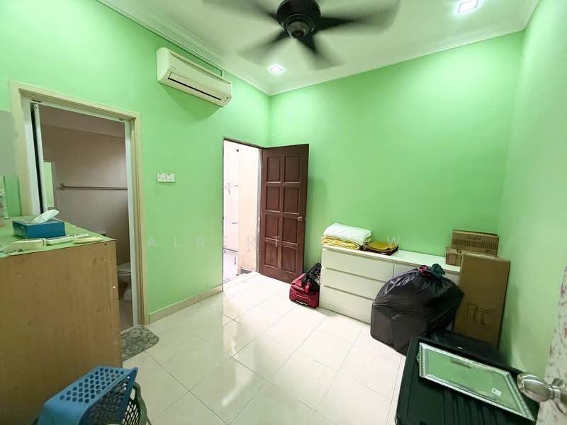 2-storey Terraced House for Sale in Jementah (Johor) - Albert Liew - Bedroom - PropertyGuru.com.my