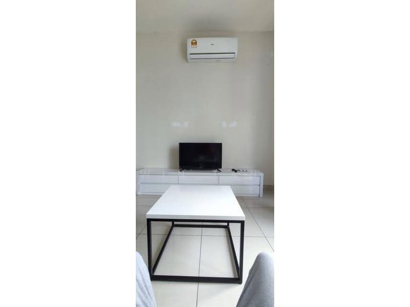 Kediaman Servis untuk Disewa di ARC @ Austin Hills - Win Tan - Living Room - PropertyGuru.com.my