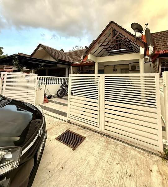 1-storey Terraced House for Rent in Bandar Kinrara Seksyen 3 (Bandar Kinrara) - Ng Hon Keong - Exterior - PropertyGuru.com.my