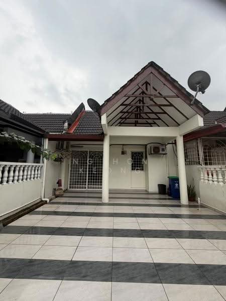 1-storey Terraced House for Rent in Bandar Kinrara Seksyen 3 (Bandar Kinrara) - Ng Hon Keong - Exterior - PropertyGuru.com.my