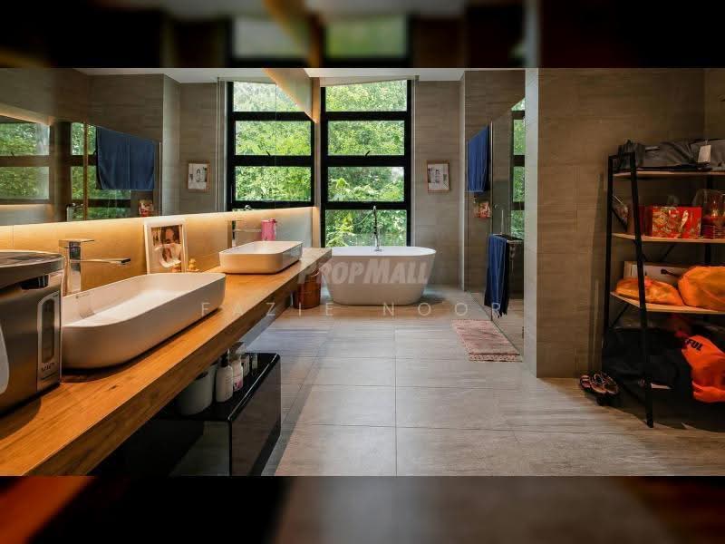 Rumah Banglo untuk Dijual di Kayangan Heights (Shah Alam) - Fazie Noor - Bathroom - PropertyGuru.com.my