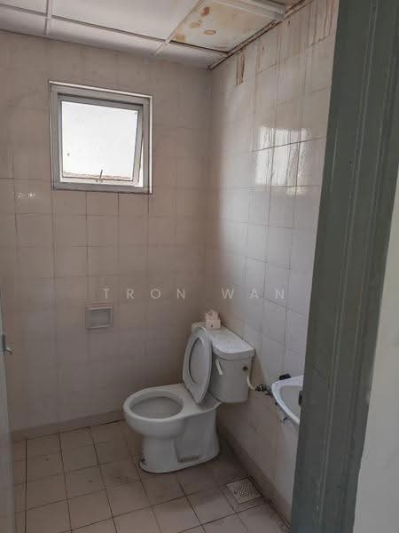 Kedai / Pejabat untuk Disewa di Cheras (Kuala Lumpur) - Tron Wan - Bathroom - PropertyGuru.com.my
