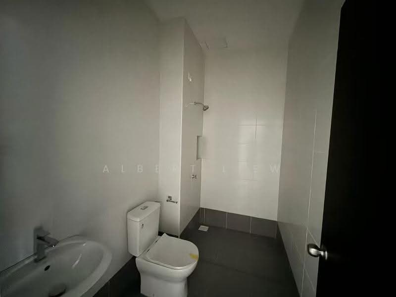 Rumah Kluster untuk Dijual di Jementah (Johor) - Albert Liew - Bathroom - PropertyGuru.com.my