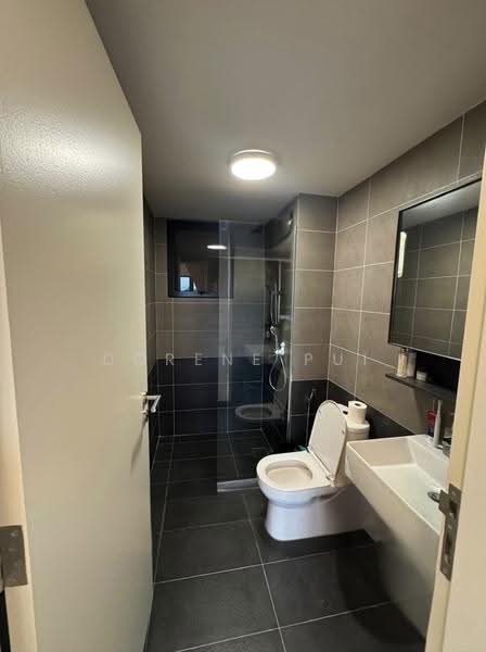 Kediaman Servis untuk Dijual di D'Clover Residences - Dorene Pui - Bathroom - PropertyGuru.com.my