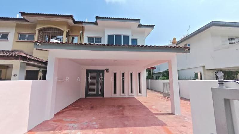 2-storey Terraced House for Sale in Bandar Putra Permai (Seri Kembangan) - Frances Liew - Exterior - PropertyGuru.com.my
