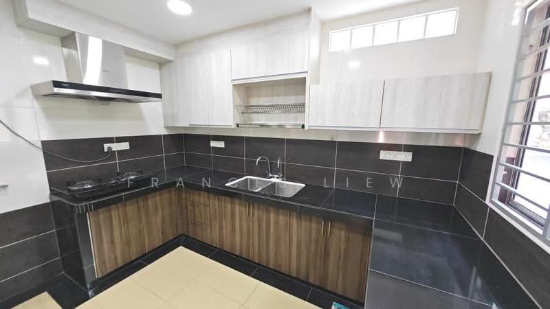 2-storey Terraced House for Sale in Bandar Putra Permai (Seri Kembangan) - Frances Liew - Kitchen - PropertyGuru.com.my