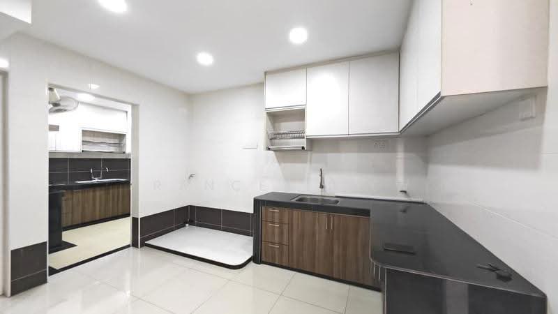 2-storey Terraced House for Sale in Bandar Putra Permai (Seri Kembangan) - Frances Liew - Kitchen - PropertyGuru.com.my
