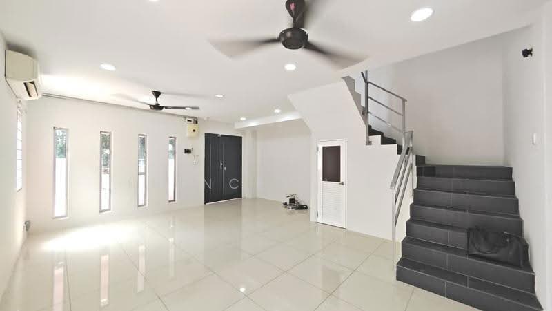 2-storey Terraced House for Sale in Bandar Putra Permai (Seri Kembangan) - Frances Liew - Living Room - PropertyGuru.com.my
