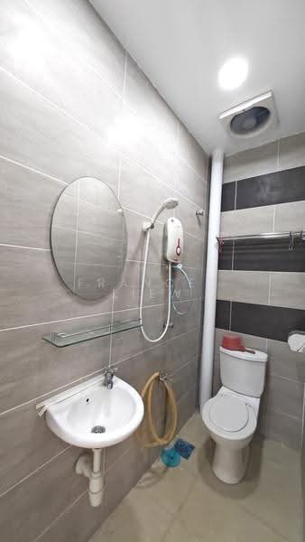 2-storey Terraced House for Sale in Bandar Putra Permai (Seri Kembangan) - Frances Liew - Bathroom - PropertyGuru.com.my