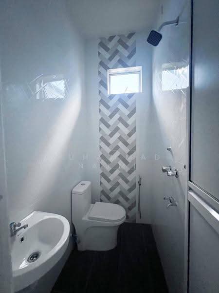 Rumah Berkembar untuk Dijual di Kijal (Terengganu) - Muhammad Najmi - Bathroom - PropertyGuru.com.my