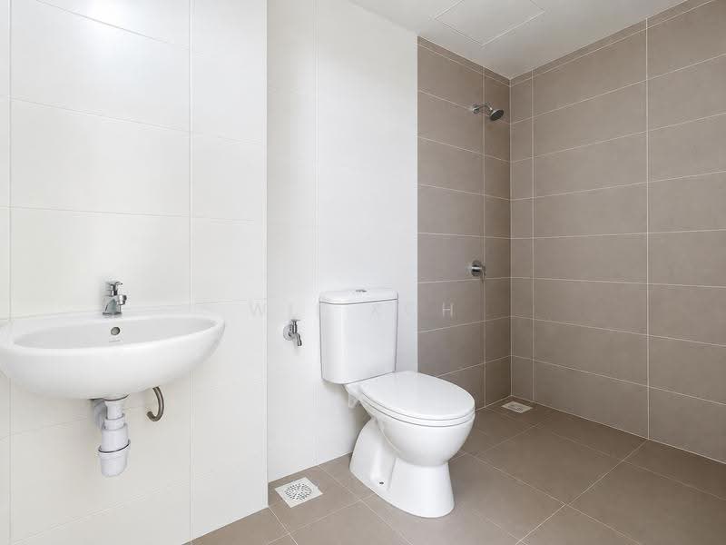 Kondominium untuk Dijual di Topaz Residence - Wil Koh - Bathroom - PropertyGuru.com.my