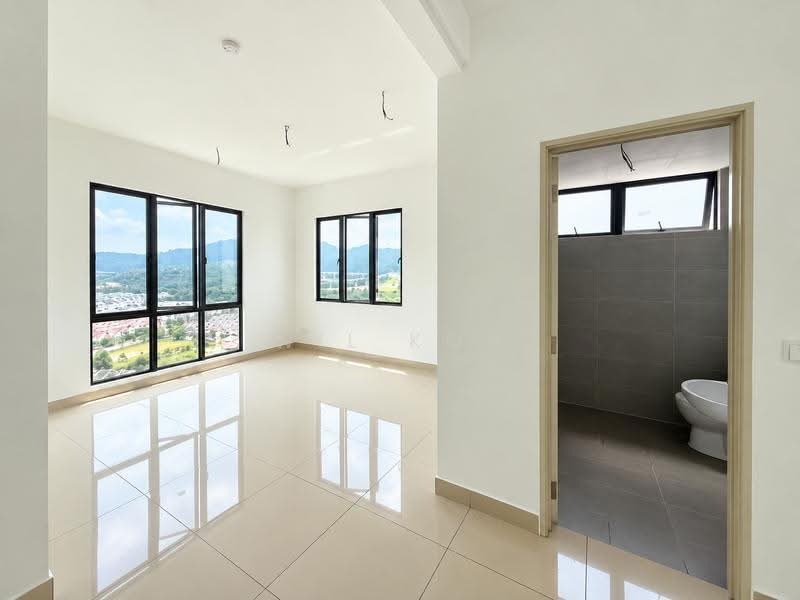 Kondominium untuk Dijual di Topaz Residence - Wil Koh - Living Room - PropertyGuru.com.my