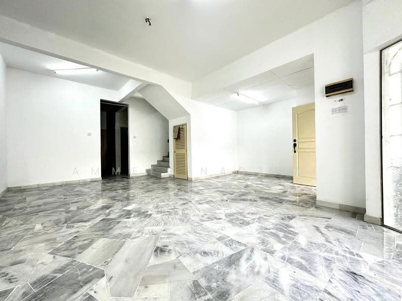 Rumah Teres 2-Tingkat untuk Dijual di Seksyen 7 (Shah Alam) - Ammeer Nadzrai - Living Room - PropertyGuru.com.my