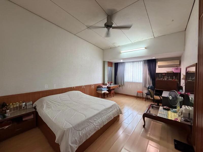 Semi-Detached House for Sale in Gelugor (Penang) - Bernard Chew - Bedroom - PropertyGuru.com.my