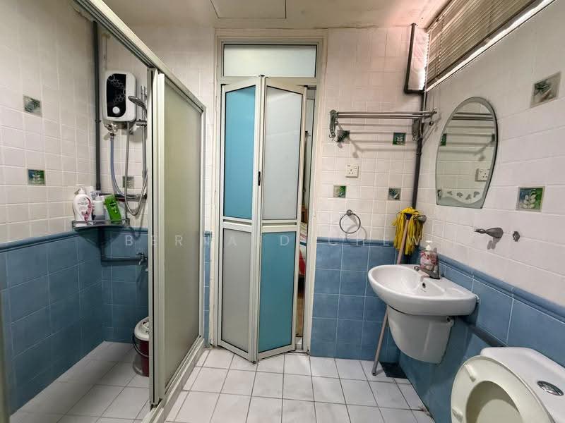 Semi-Detached House for Sale in Gelugor (Penang) - Bernard Chew - Bathroom - PropertyGuru.com.my