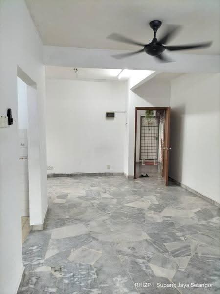 Pangsapuri untuk Disewa di Subang Perdana Goodyear Court 6 - Kenix Lee - Interior - PropertyGuru.com.my