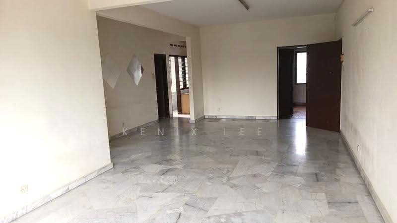 Pangsapuri untuk Disewa di Subang Perdana Goodyear Court 6 - Kenix Lee - Living Room - PropertyGuru.com.my