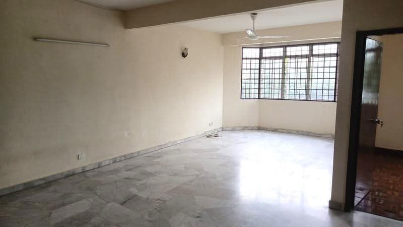Pangsapuri untuk Disewa di Subang Perdana Goodyear Court 6 - Kenix Lee - Living Room - PropertyGuru.com.my