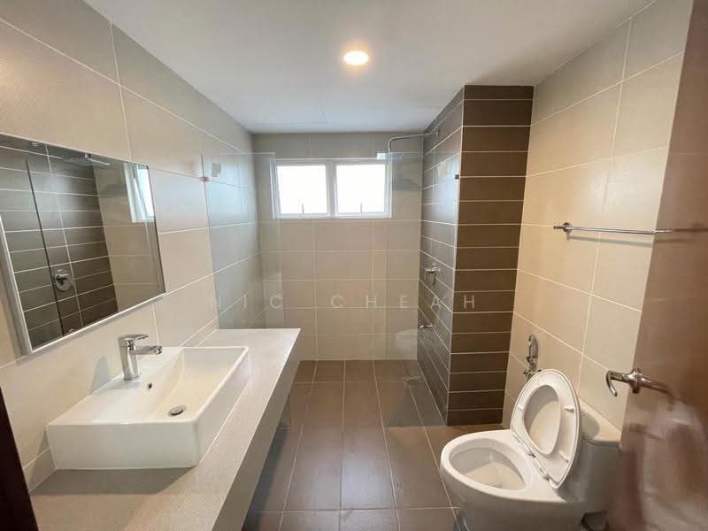 Condominium for Rent at Paraiso Residence @ The Earth - Nic Cheah - Bathroom - PropertyGuru.com.my