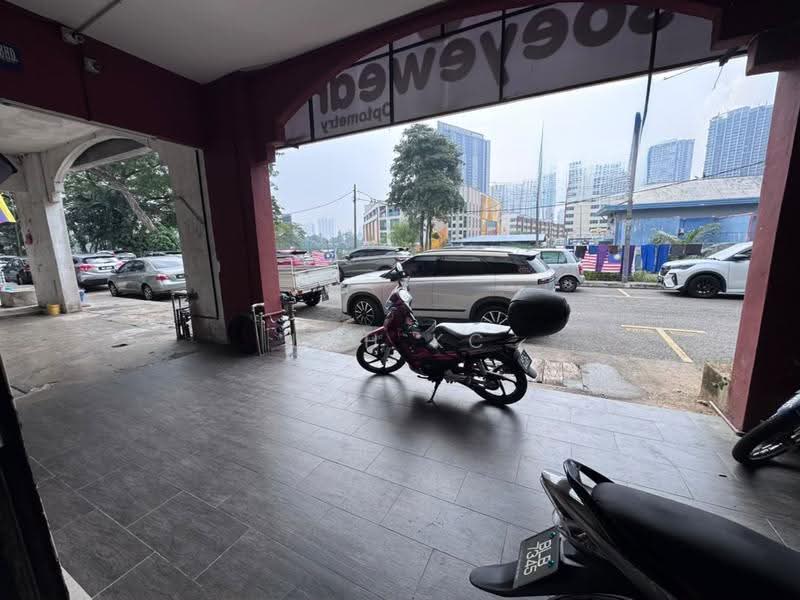 Shop for Rent in Desa Petaling (Kuala Lumpur) - Loh KC - Exterior - PropertyGuru.com.my