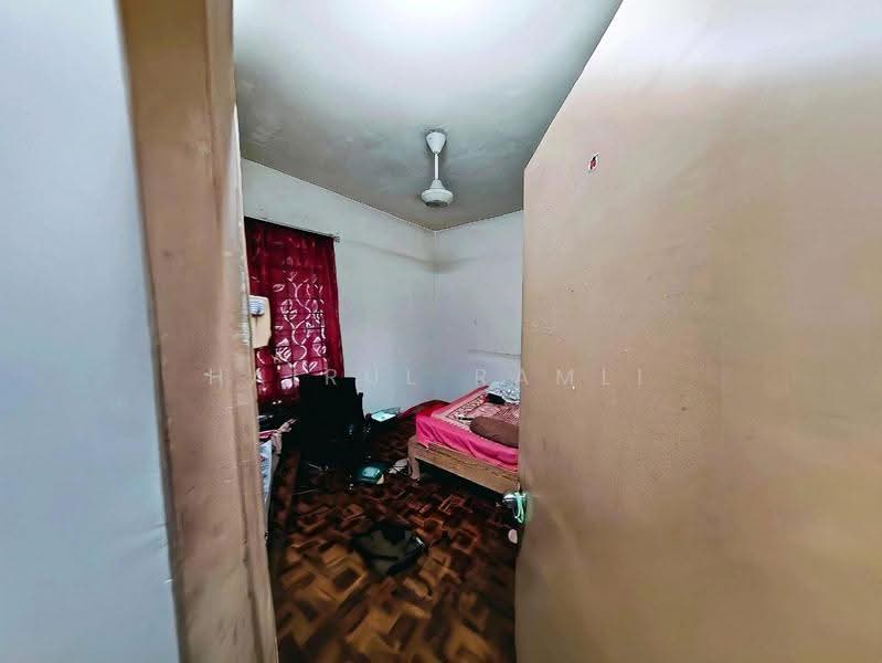 Residential Land for Sale in Subang (Selangor) - Hairul Ramli - Bedroom - PropertyGuru.com.my