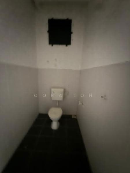 Shop / Office for Rent in Taman Kota Masai (Pasir Gudang) - Cora Loh - Bathroom - PropertyGuru.com.my