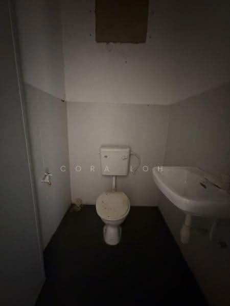 Shop / Office for Rent in Taman Kota Masai (Pasir Gudang) - Cora Loh - Bathroom - PropertyGuru.com.my